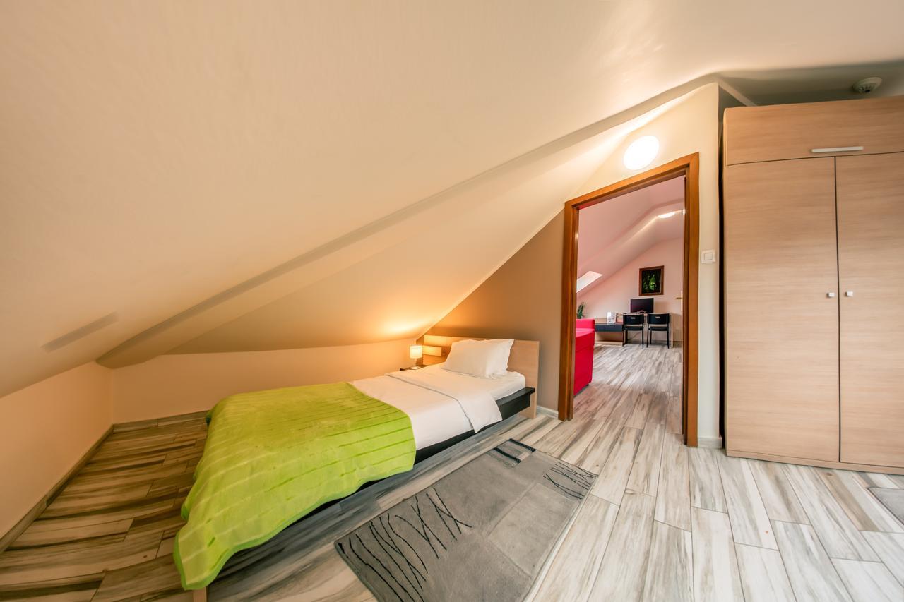 Veliki Garni Hotel Νόβι Σαντ Εξωτερικό φωτογραφία